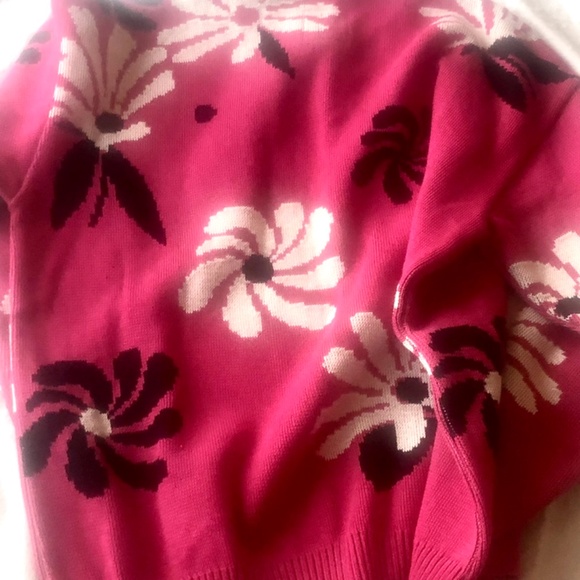 Oversized Floral Sweater - Picture 6 of 7